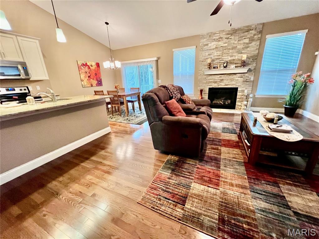 1533 Woodside Hills Drive