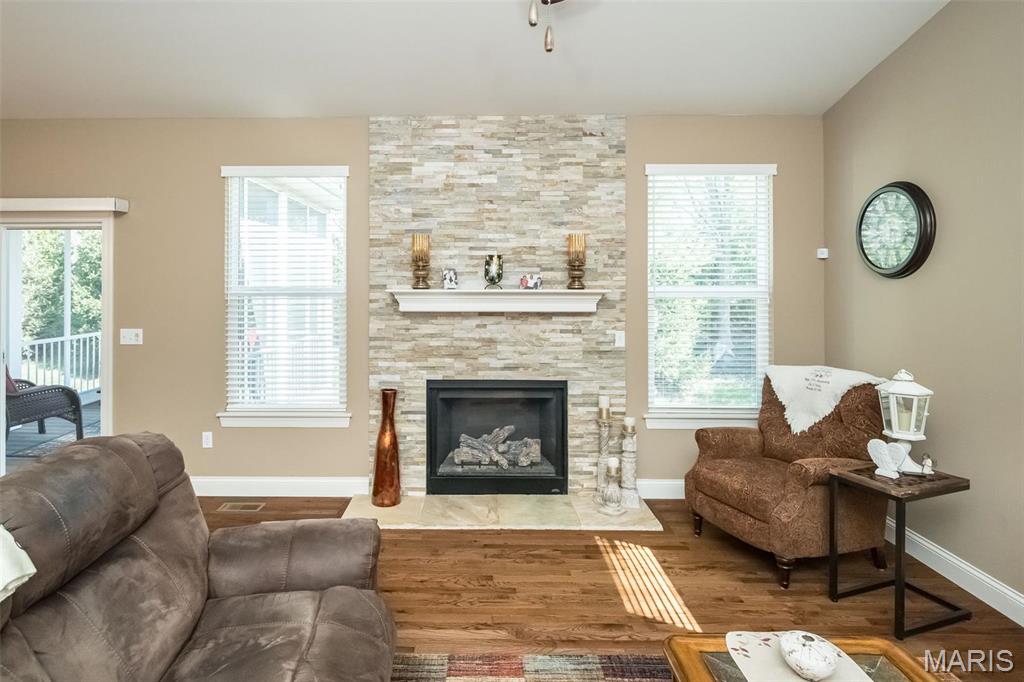 1533 Woodside Hills Drive