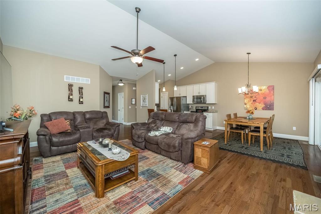 1533 Woodside Hills Drive