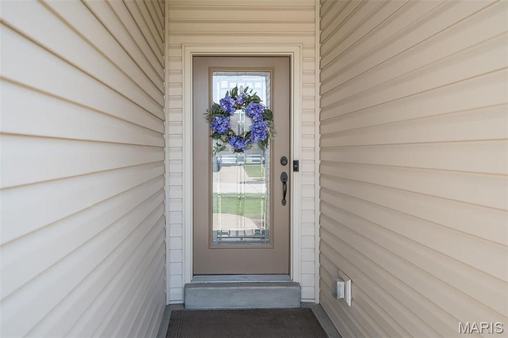 1533 Woodside Hills Drive