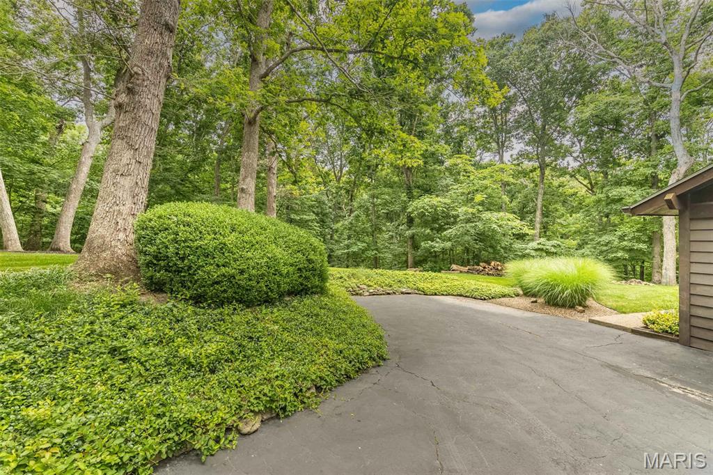 7 Walnut Ridge Court