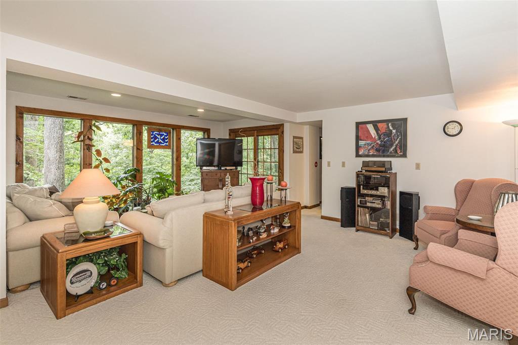 7 Walnut Ridge Court