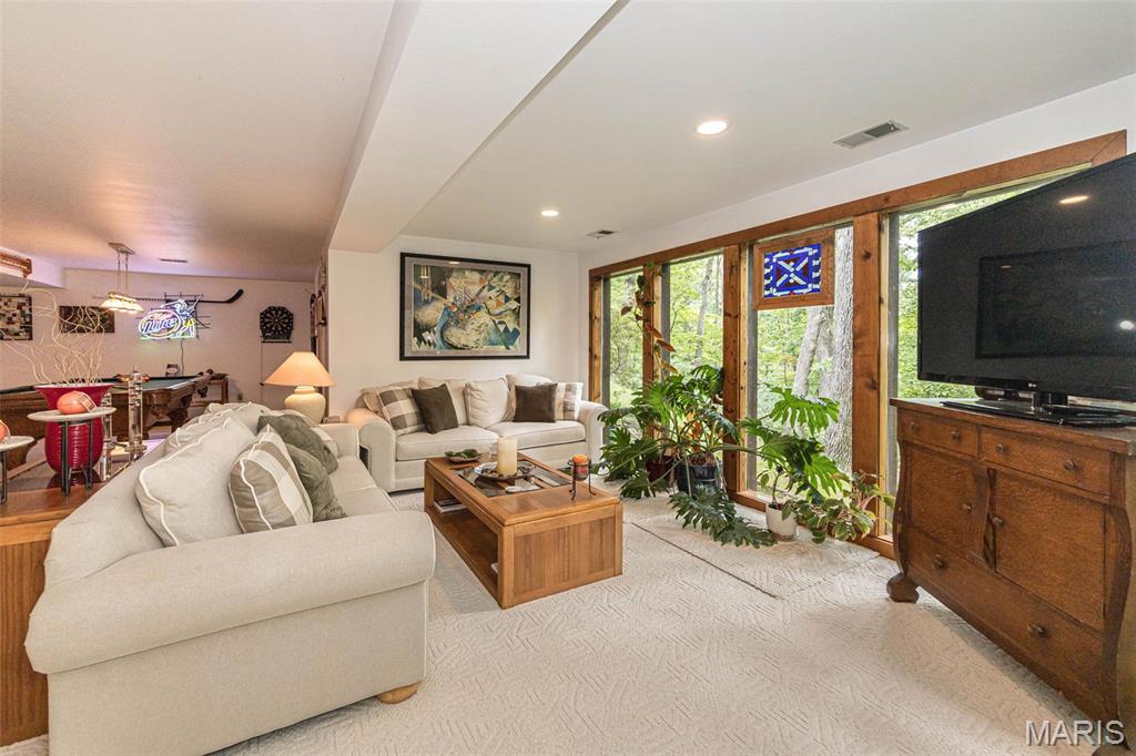 7 Walnut Ridge Court