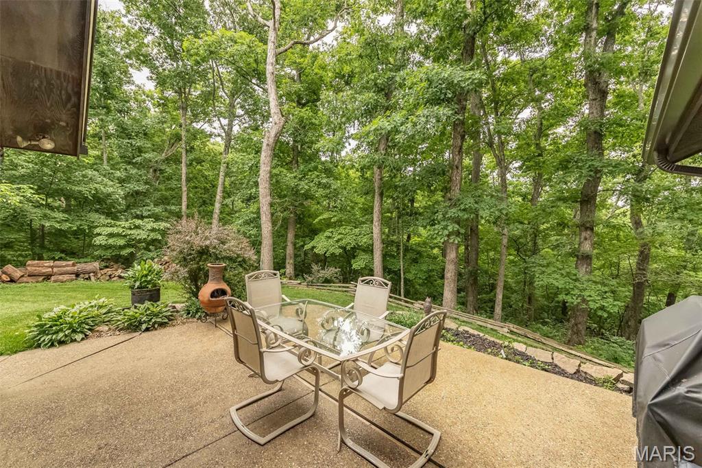 7 Walnut Ridge Court