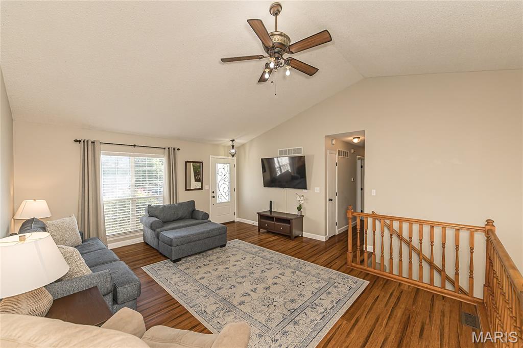2829 Royallvalley Way