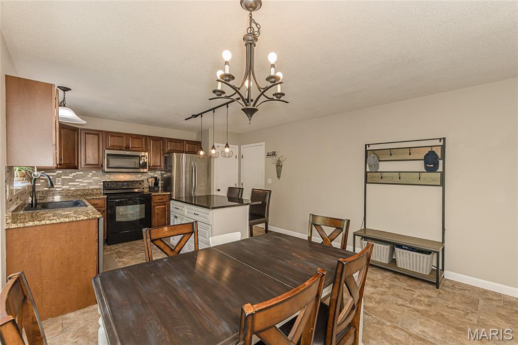 2829 Royallvalley Way