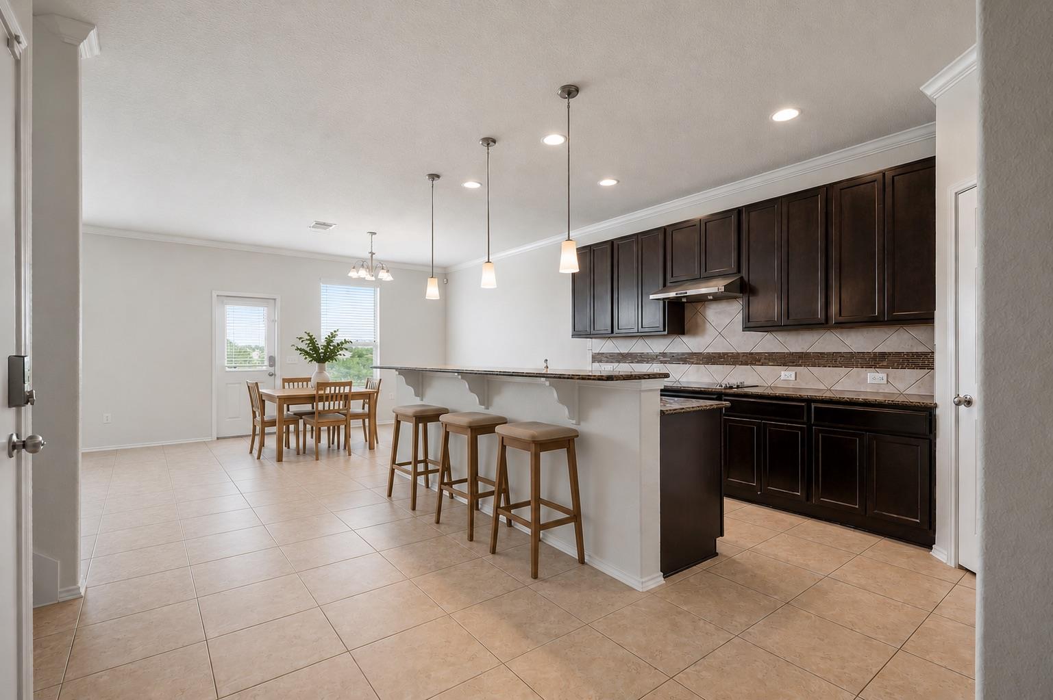 5816 Adair CV
