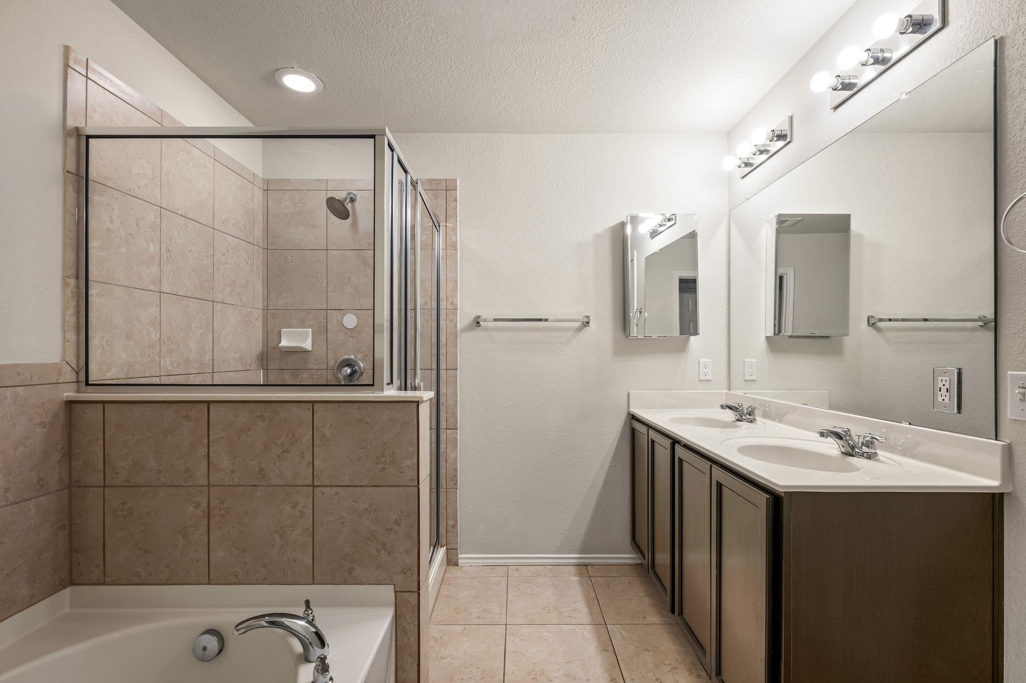 5816 Adair CV