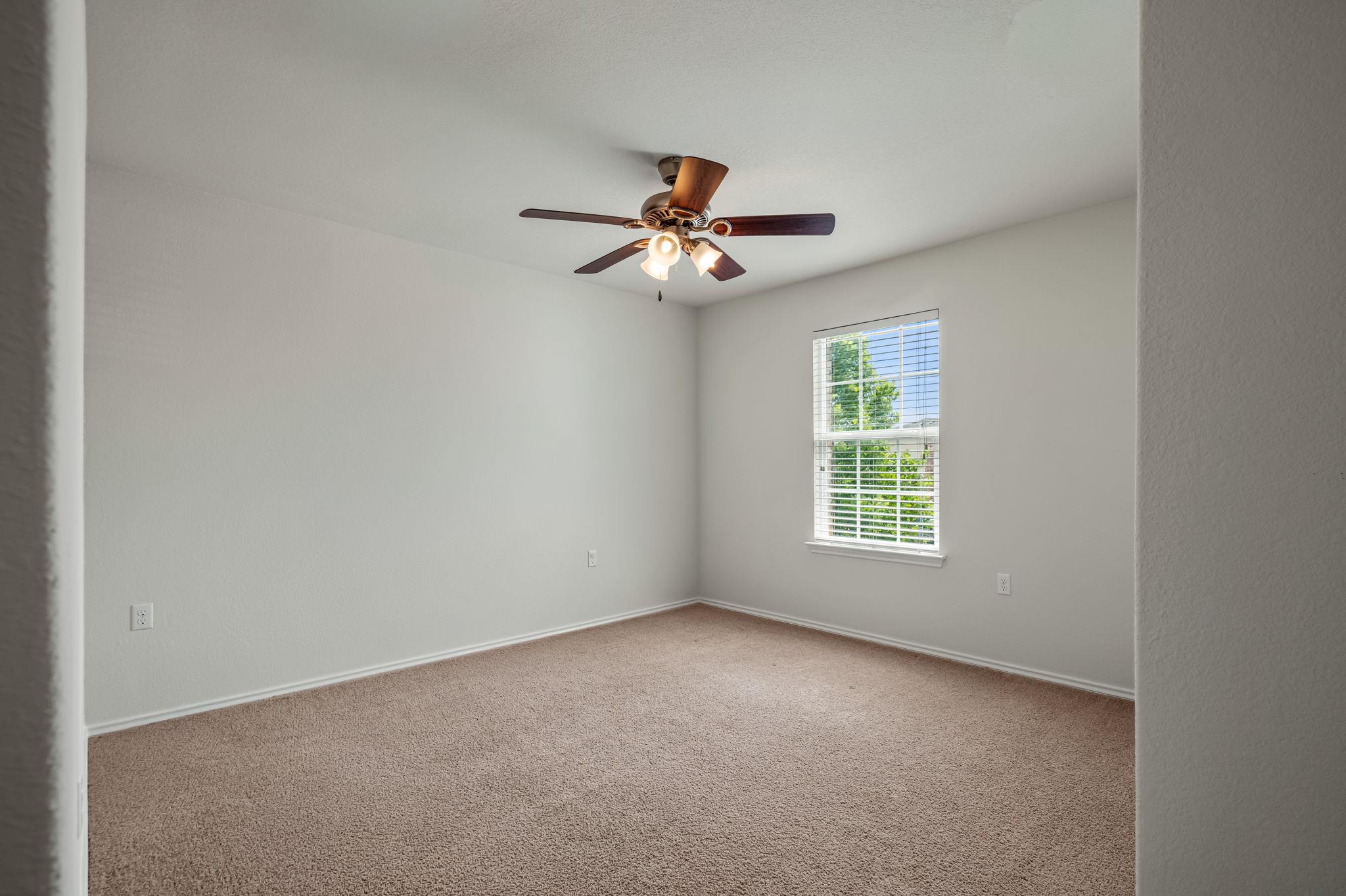 5816 Adair CV