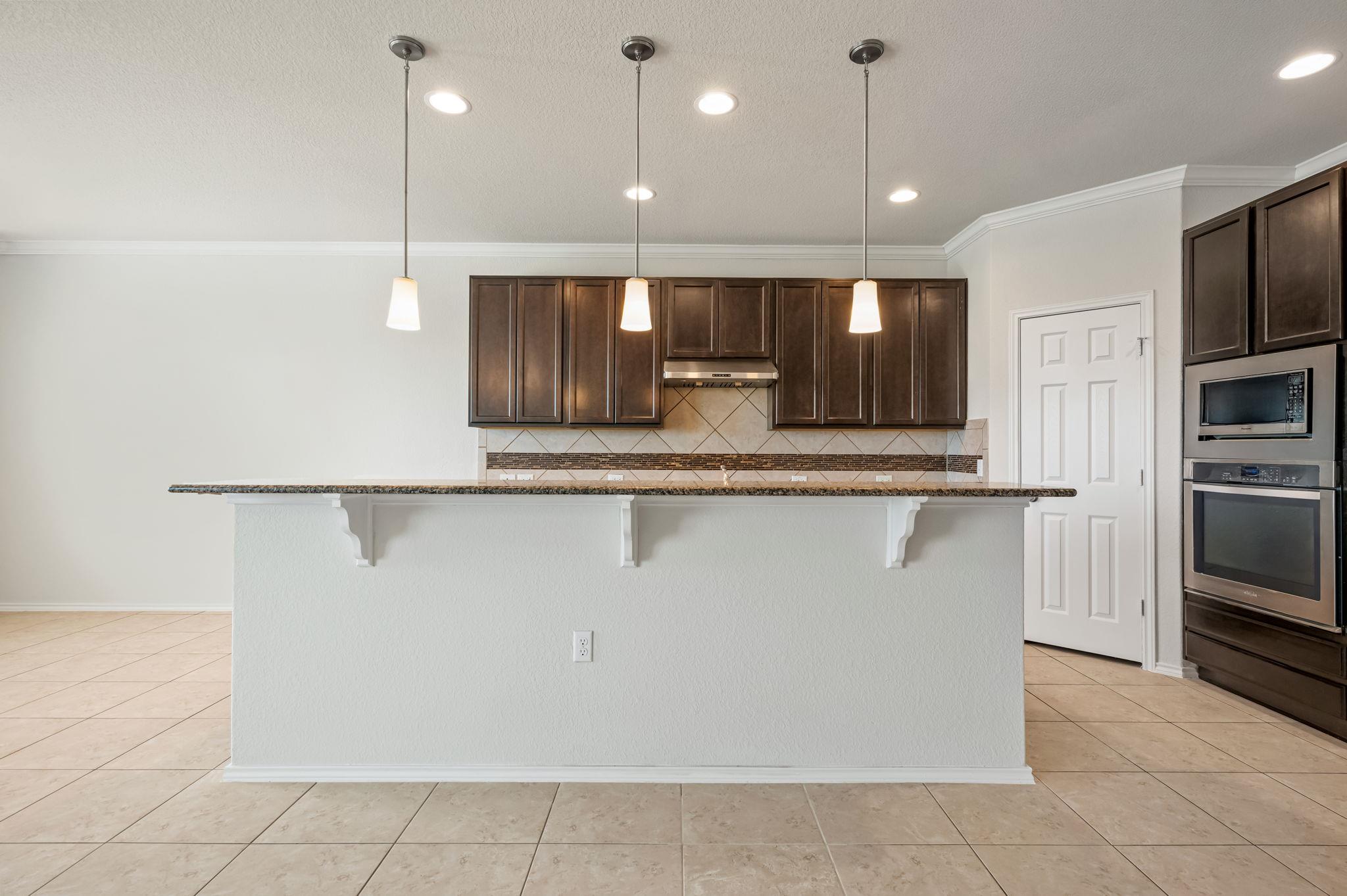 5816 Adair CV