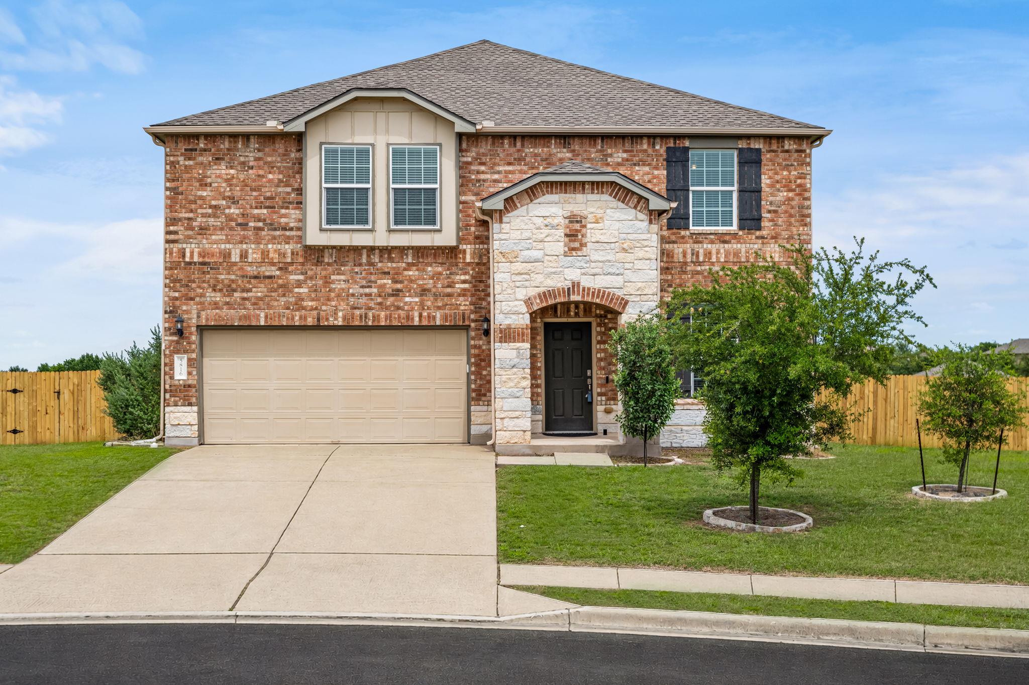 5816 Adair CV