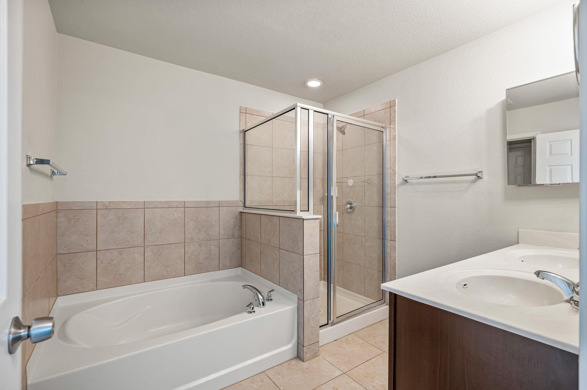 5816 Adair CV
