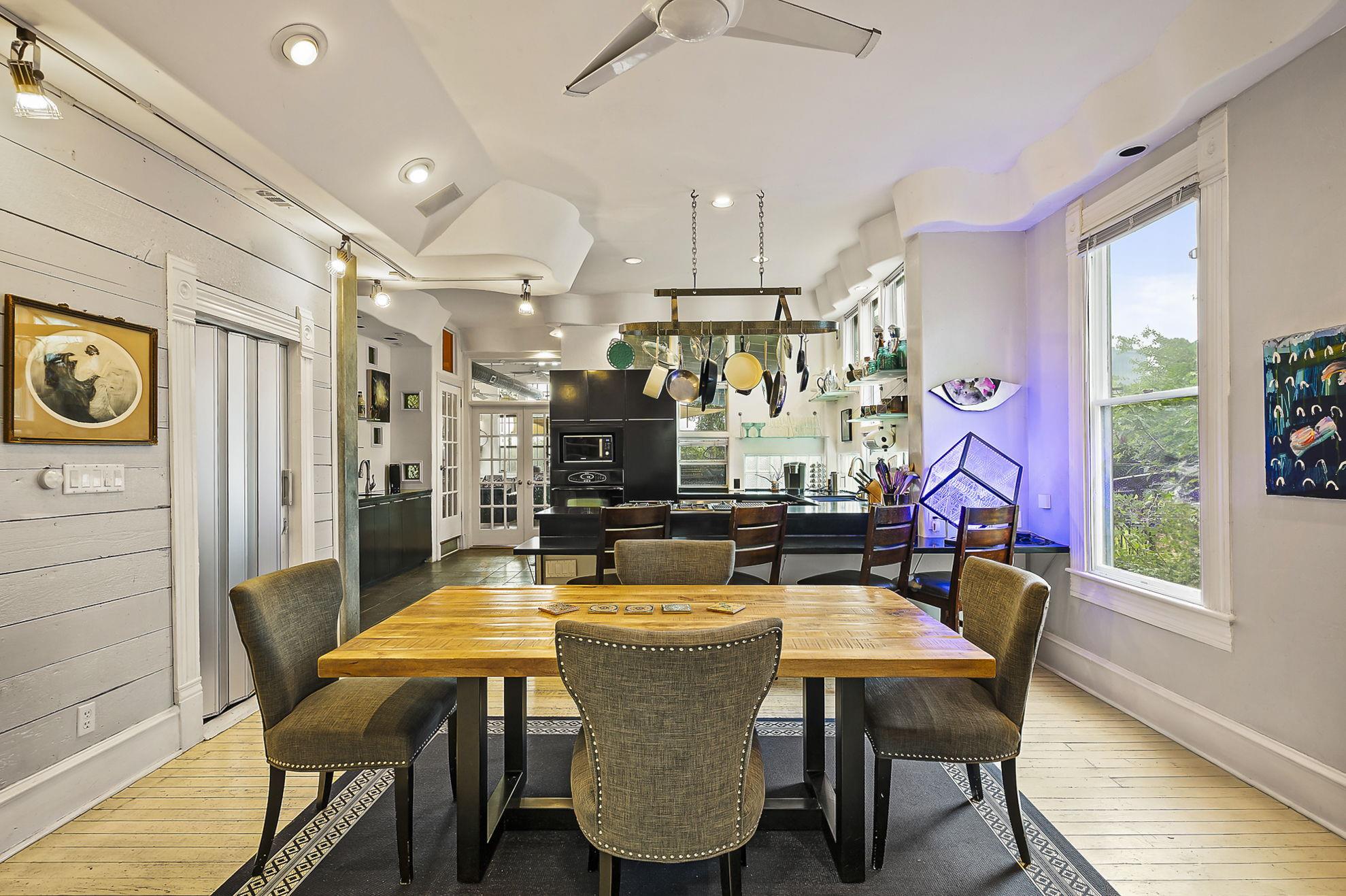 Historic Corridor steps to Austin's best BBQ