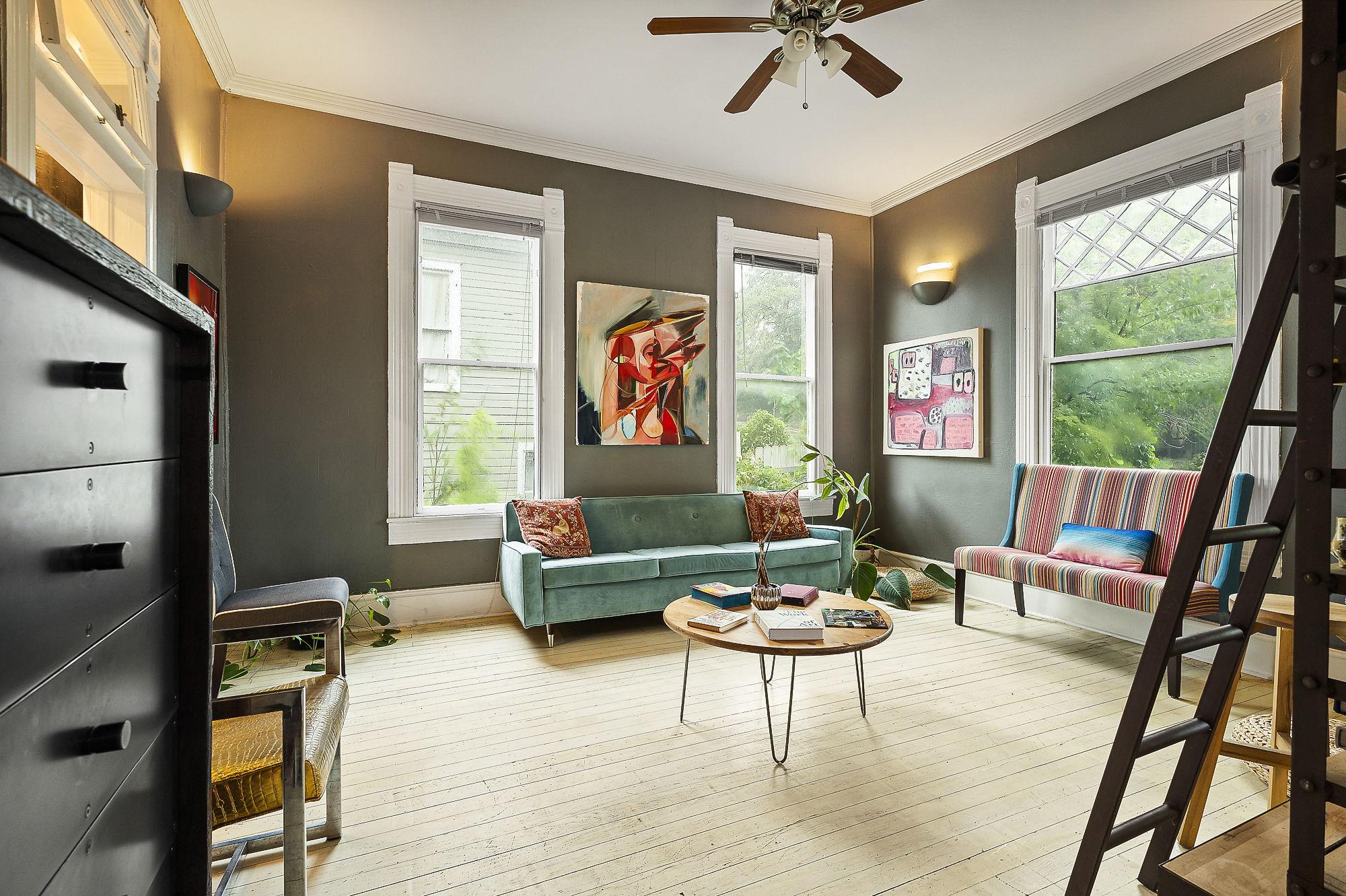 Historic Corridor steps to Austin's best BBQ