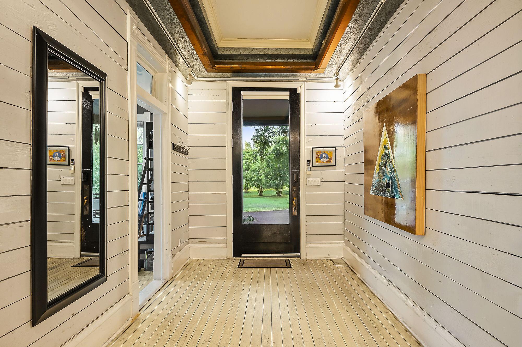 Historic Corridor steps to Austin's best BBQ