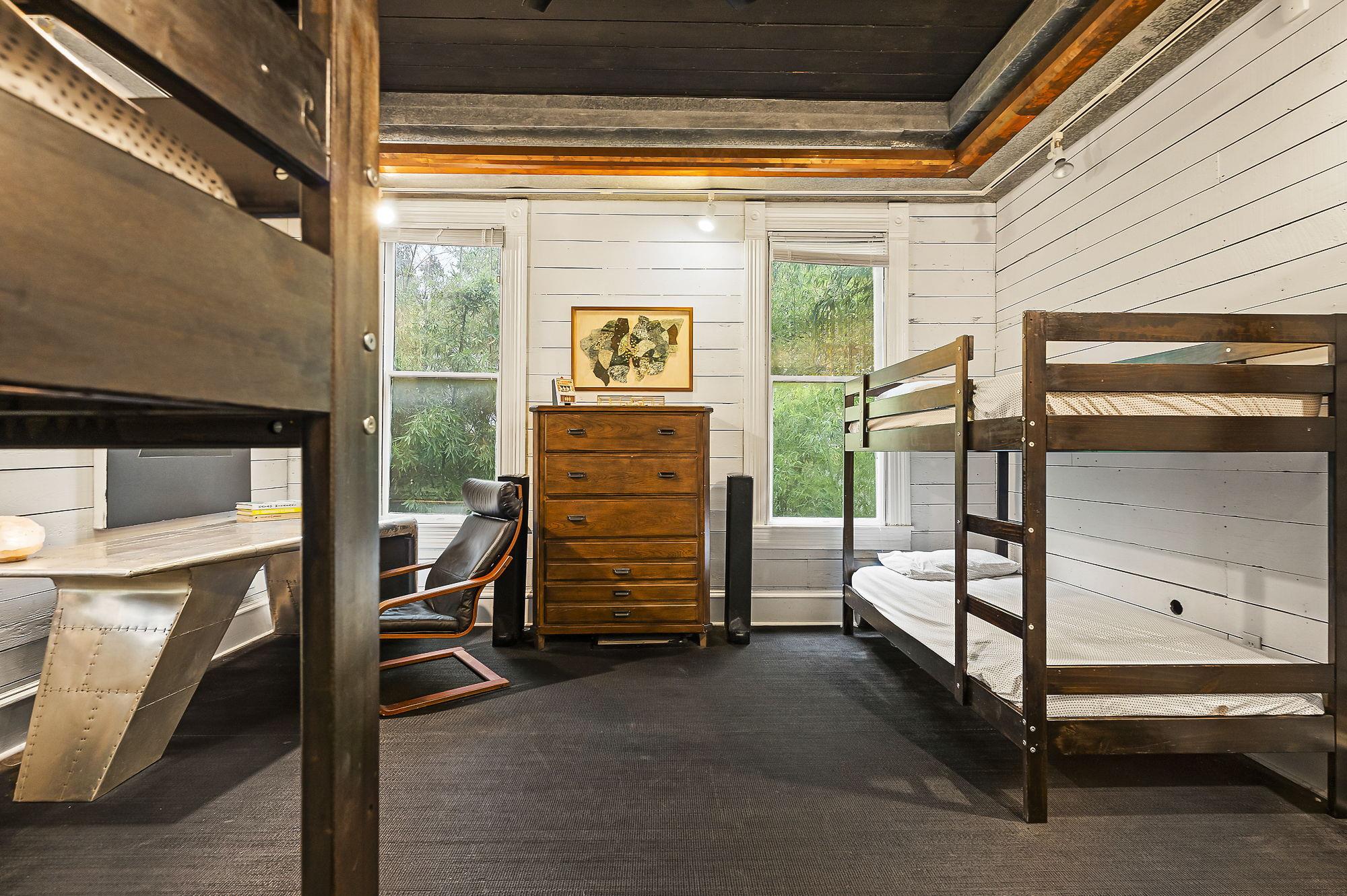 Historic Corridor steps to Austin's best BBQ