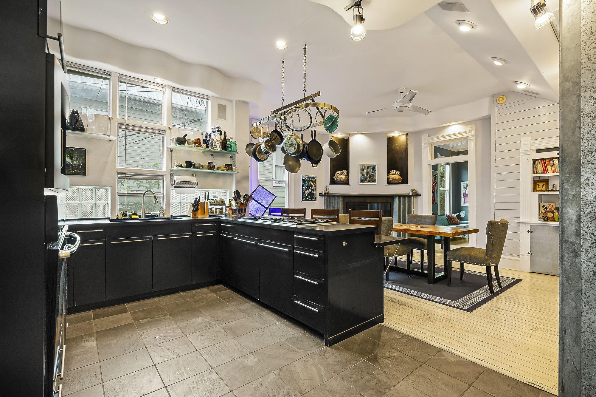 Historic Corridor steps to Austin's best BBQ