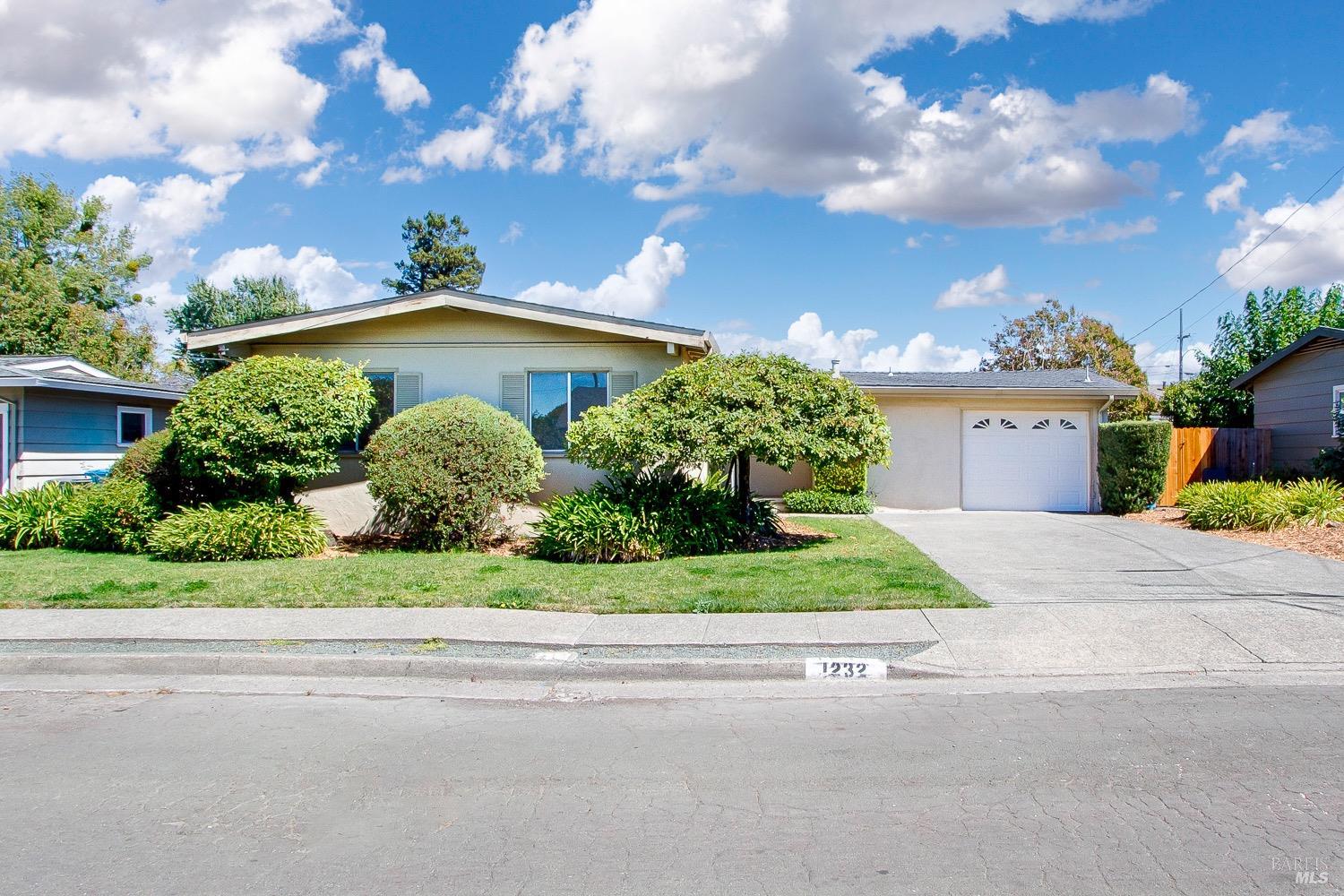 1232 Wanda Way