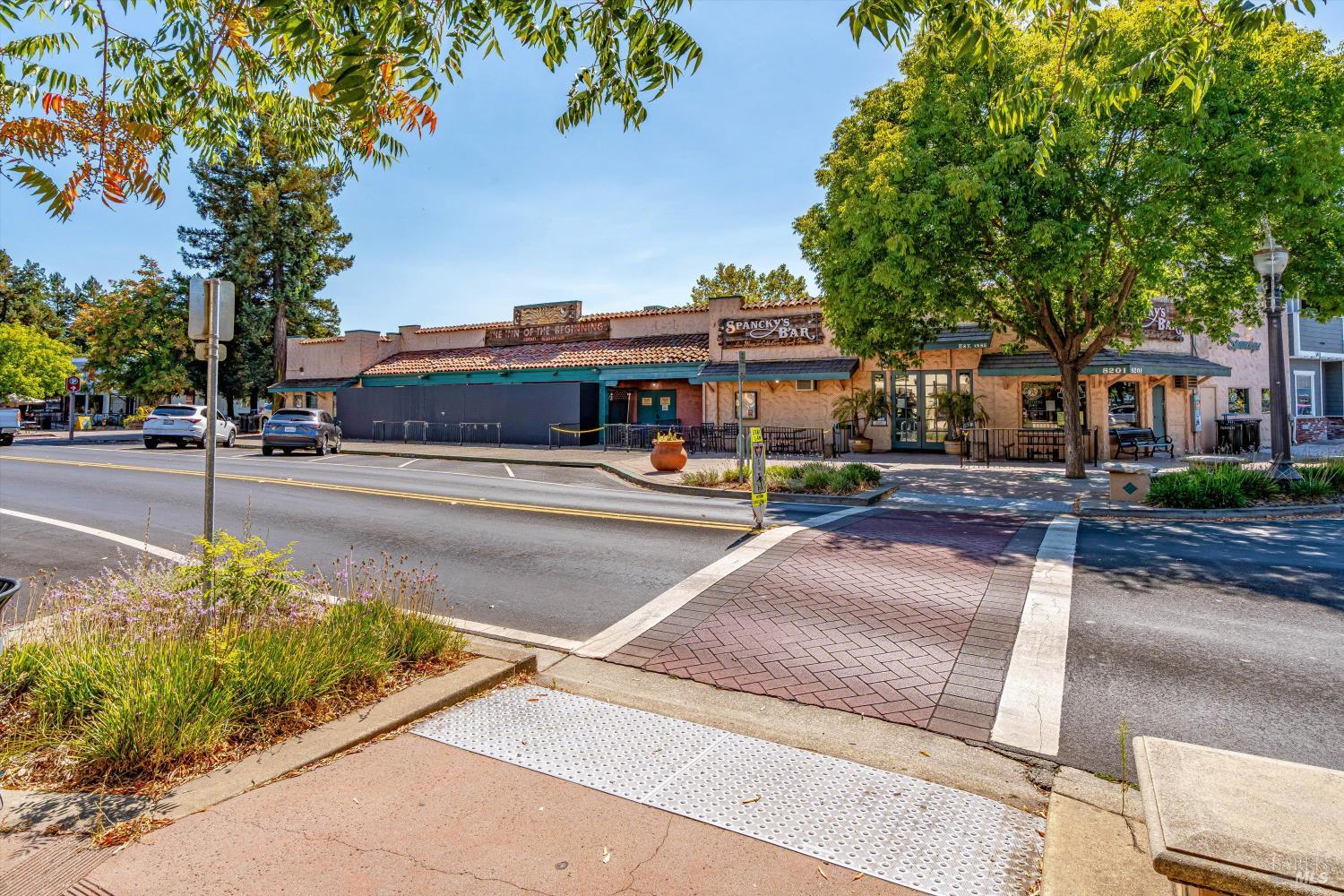 411 Highland Ave
