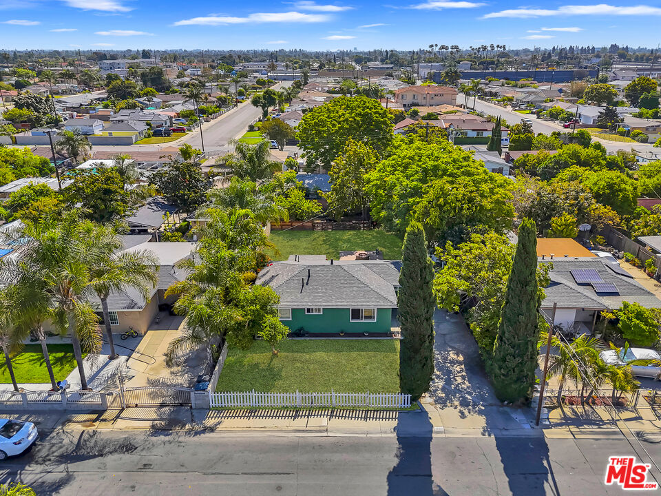 11862 Santa Maria St