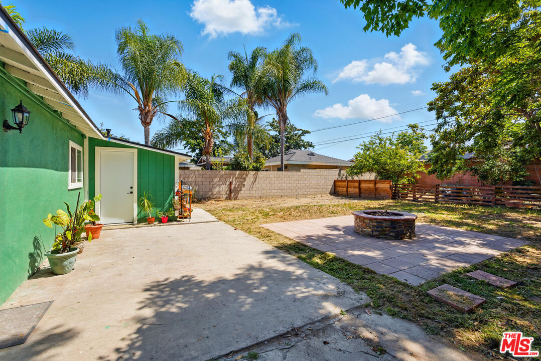 11862 Santa Maria St
