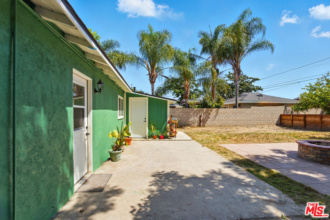 11862 Santa Maria St