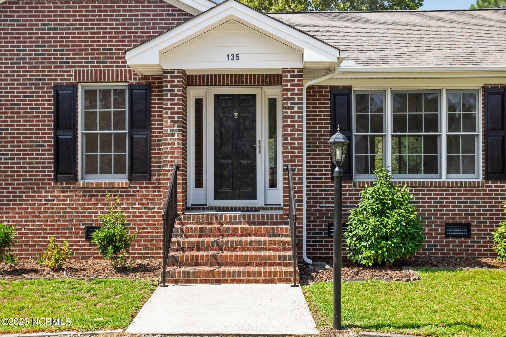 135 Surry Circle Circle