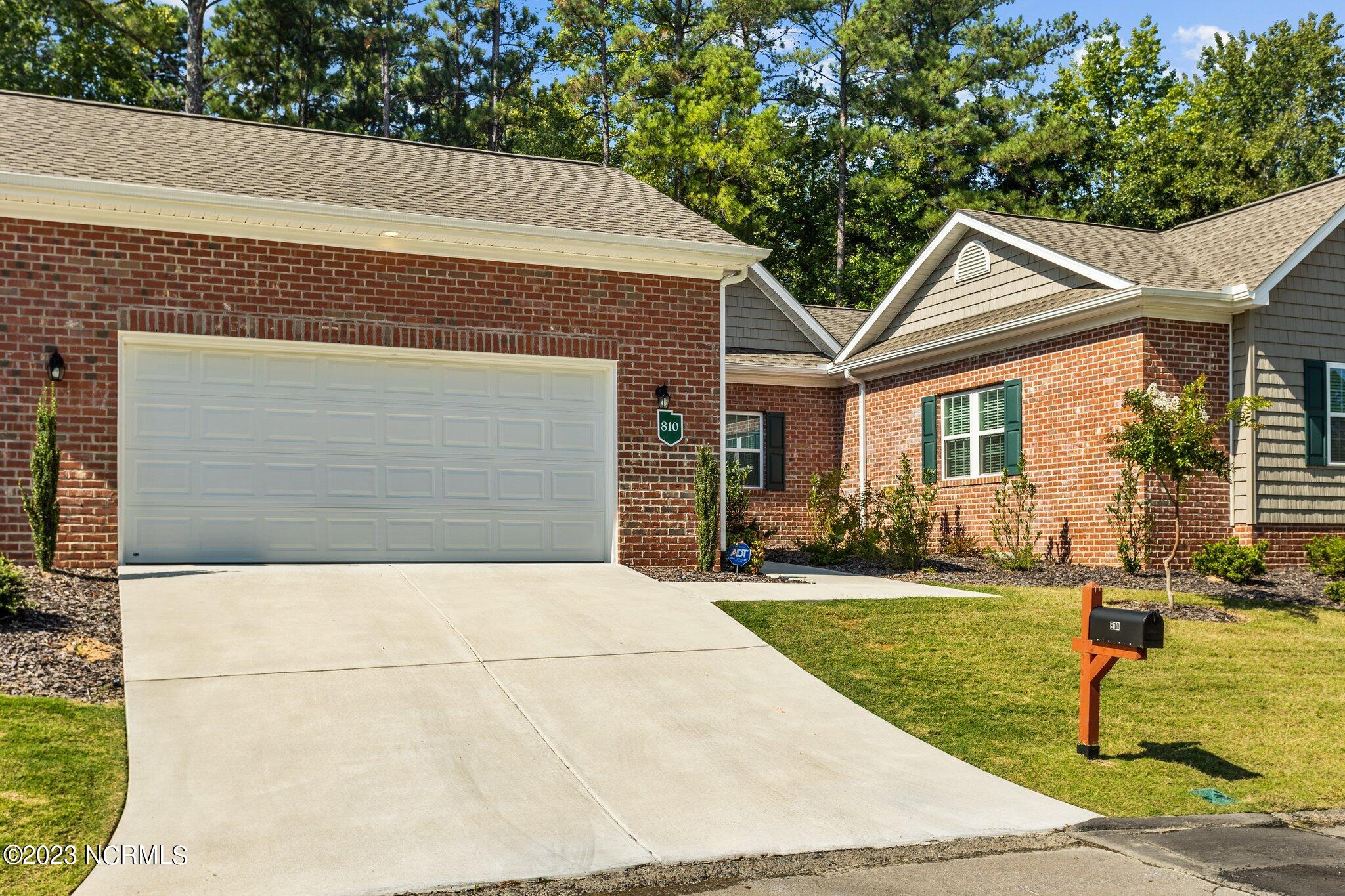 810 Lighthorse Circle