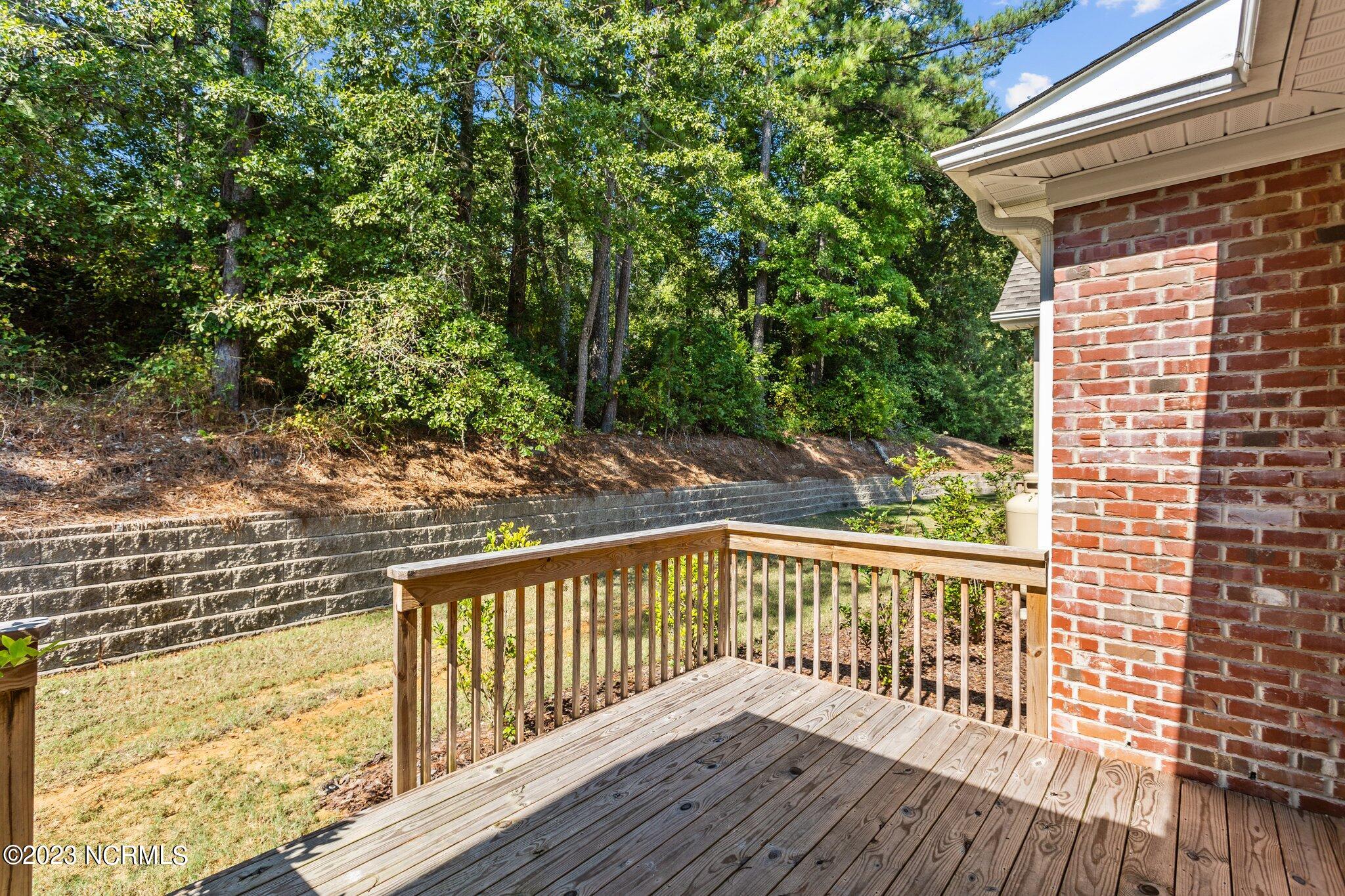 810 Lighthorse Circle