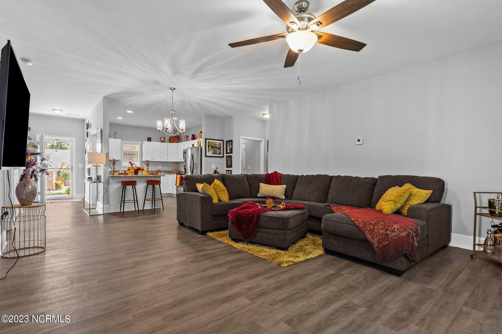 810 Lighthorse Circle