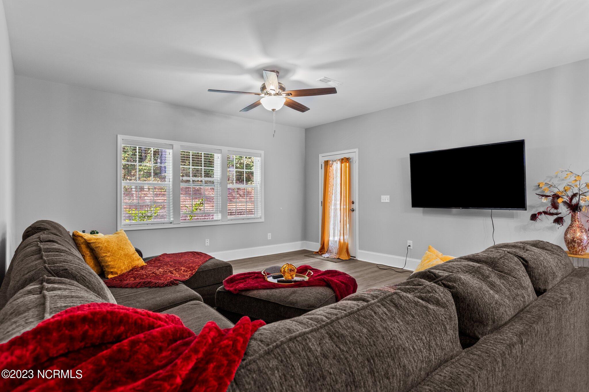 810 Lighthorse Circle