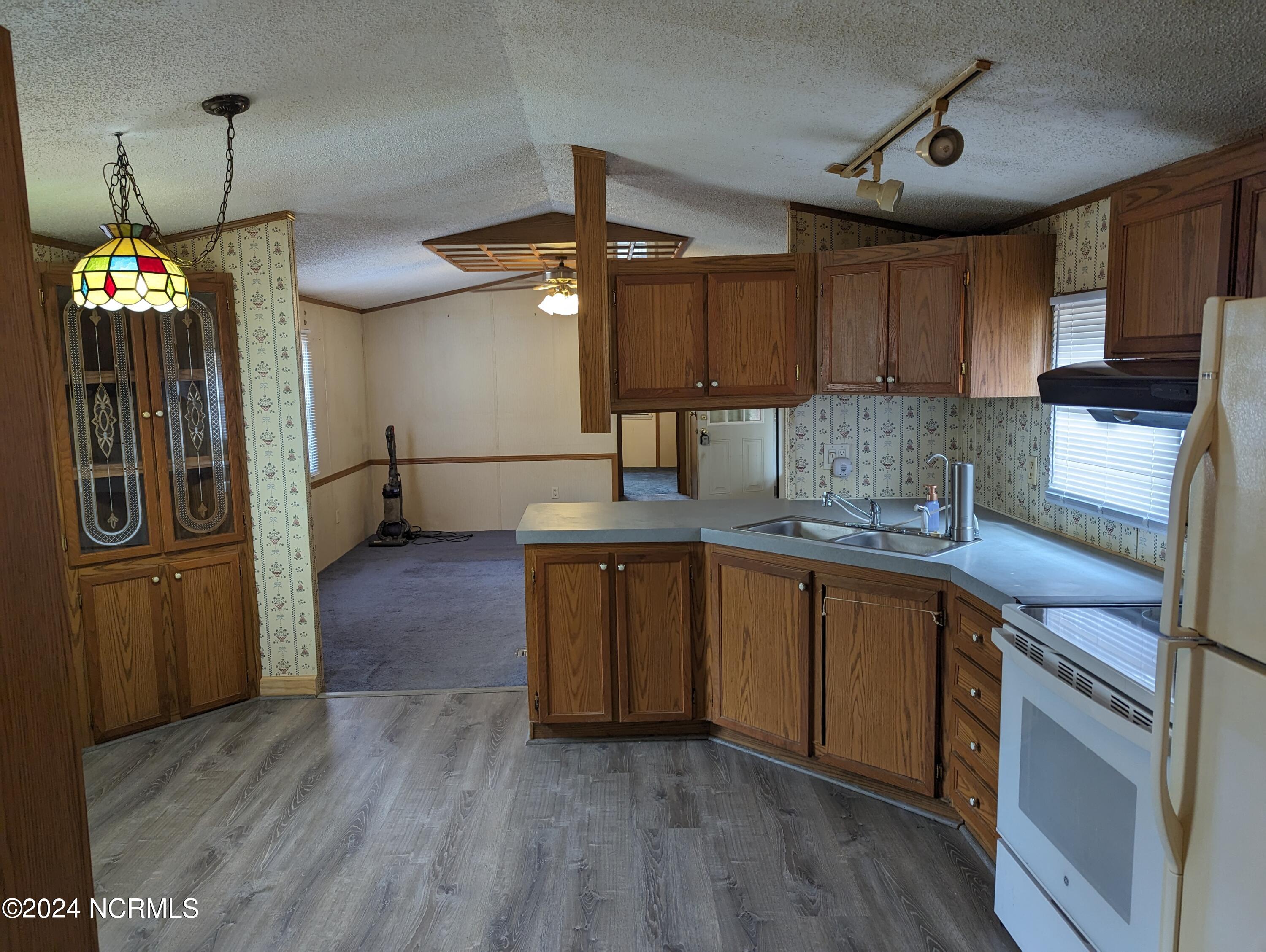 3473 Dolphin Drive SE