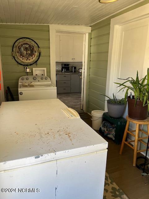 2001 Mcdonald Avenue