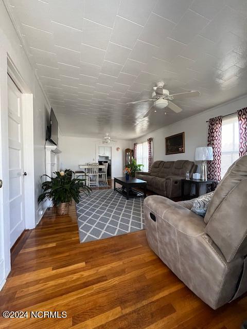 2001 Mcdonald Avenue