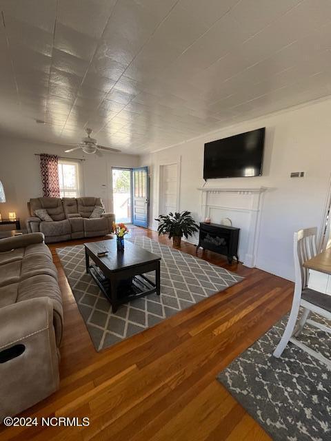 2001 Mcdonald Avenue