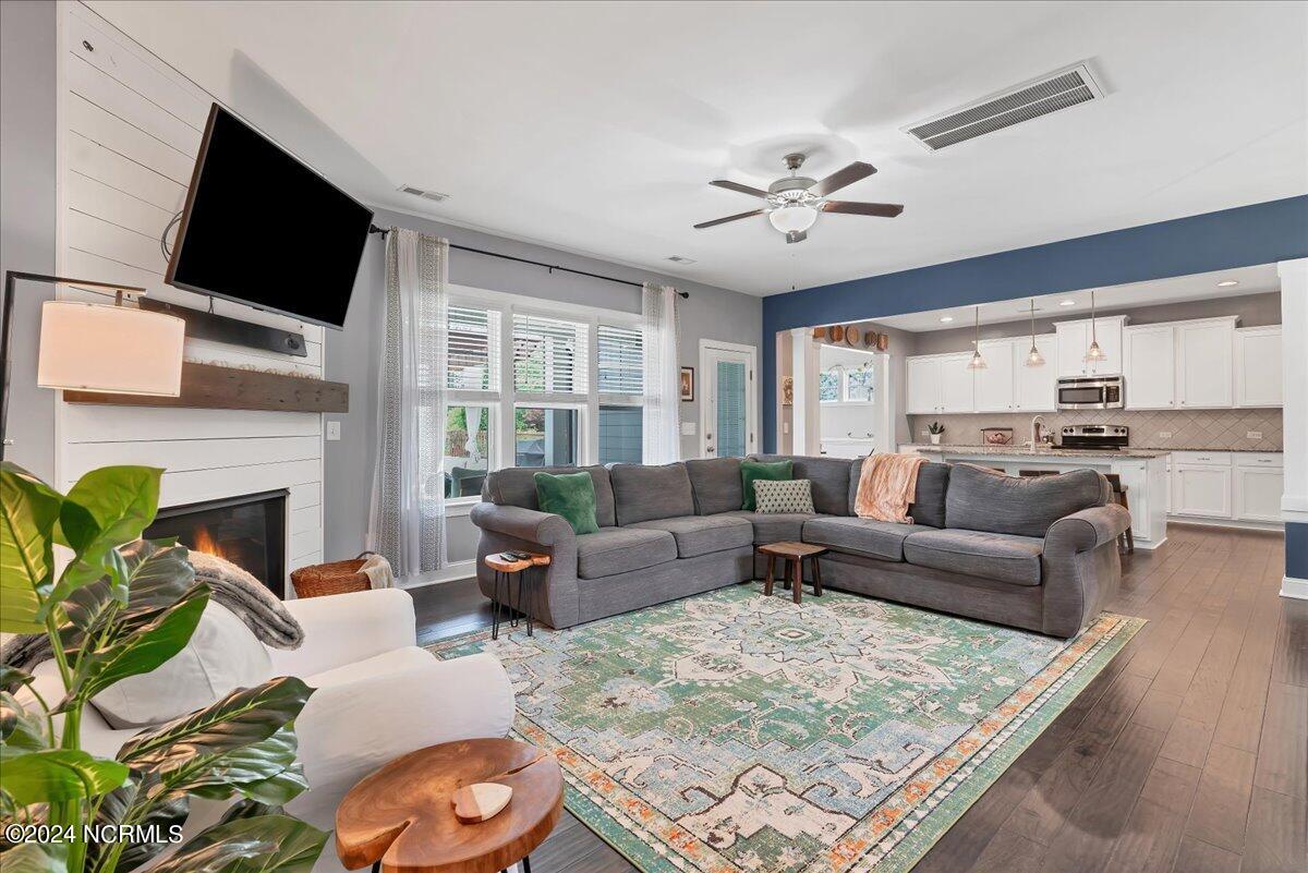 419 Goldenleaf Circle