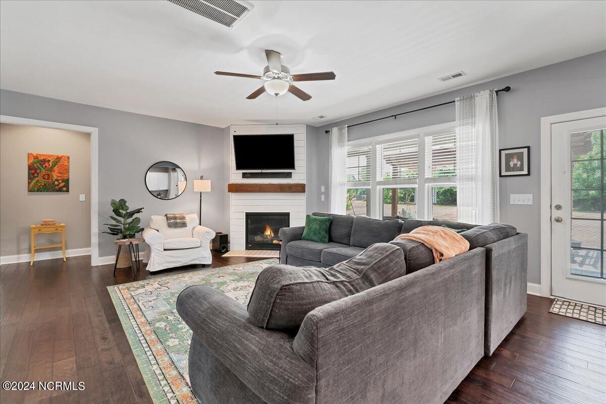 419 Goldenleaf Circle