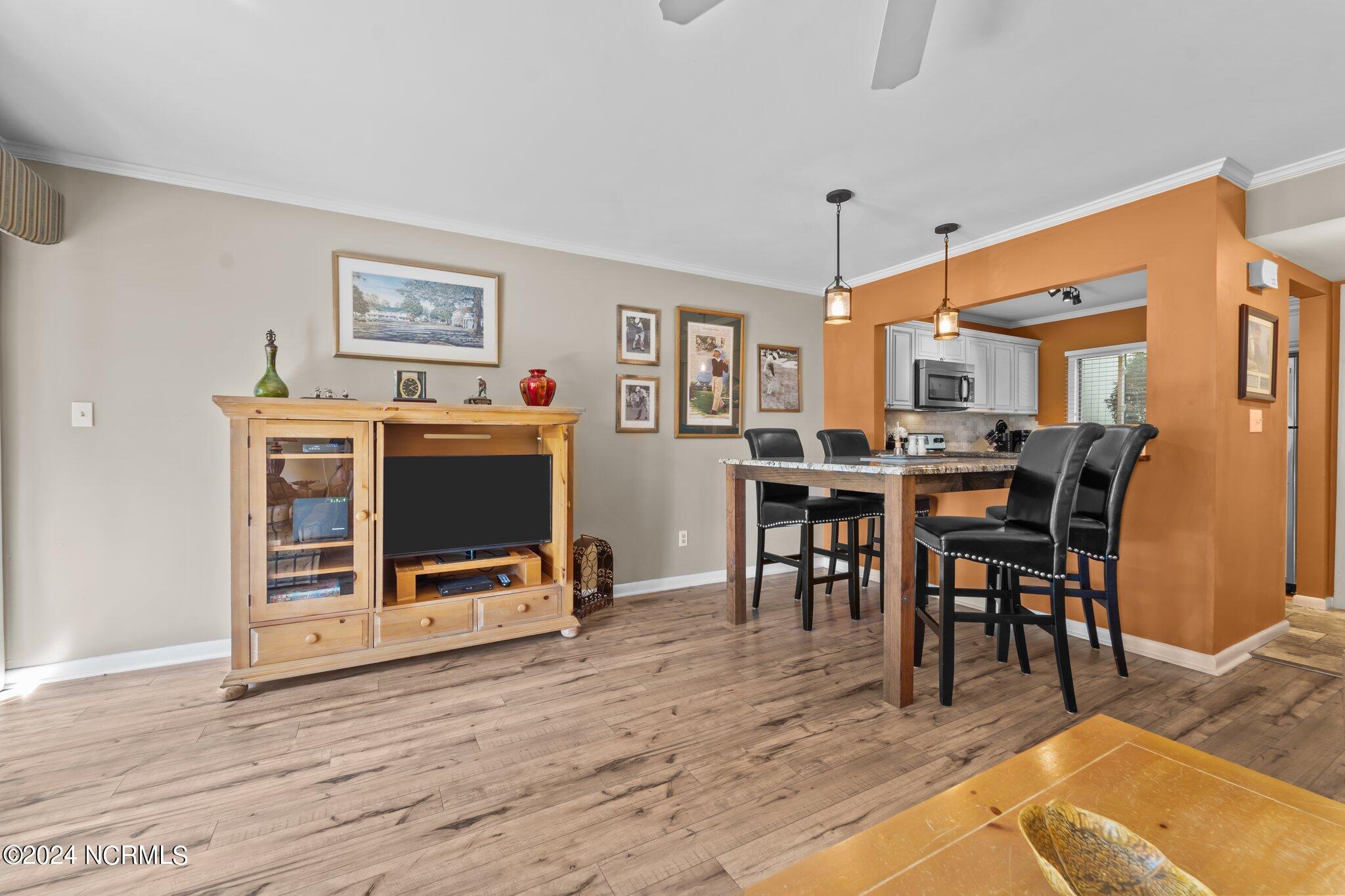 10 Pine Tree Road, 131