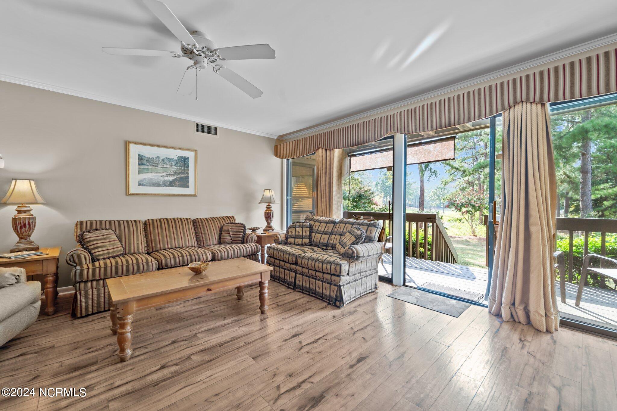 10 Pine Tree Road, 131