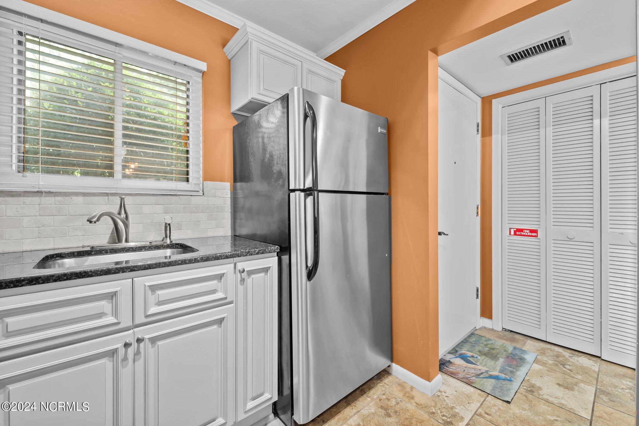 10 Pine Tree Road, 131