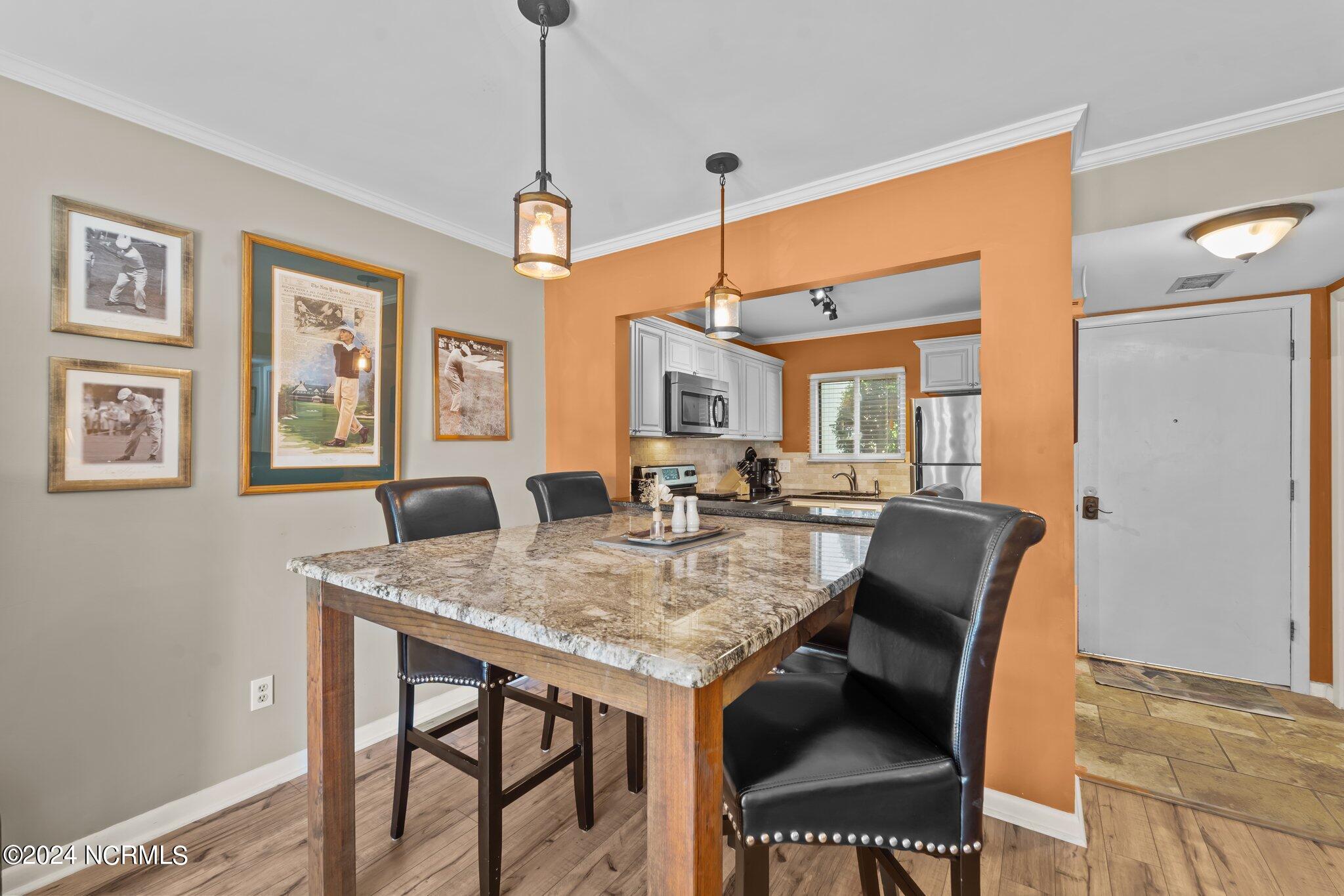 10 Pine Tree Road, 131