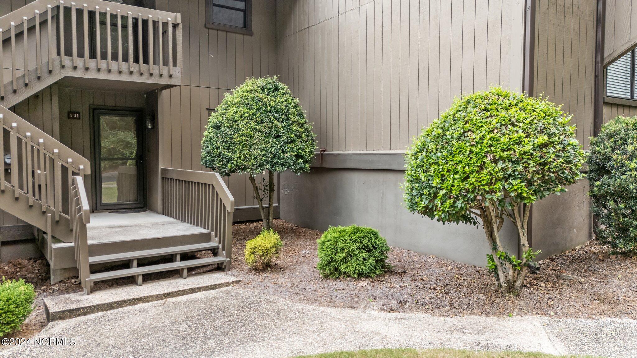 10 Pine Tree Road, 131