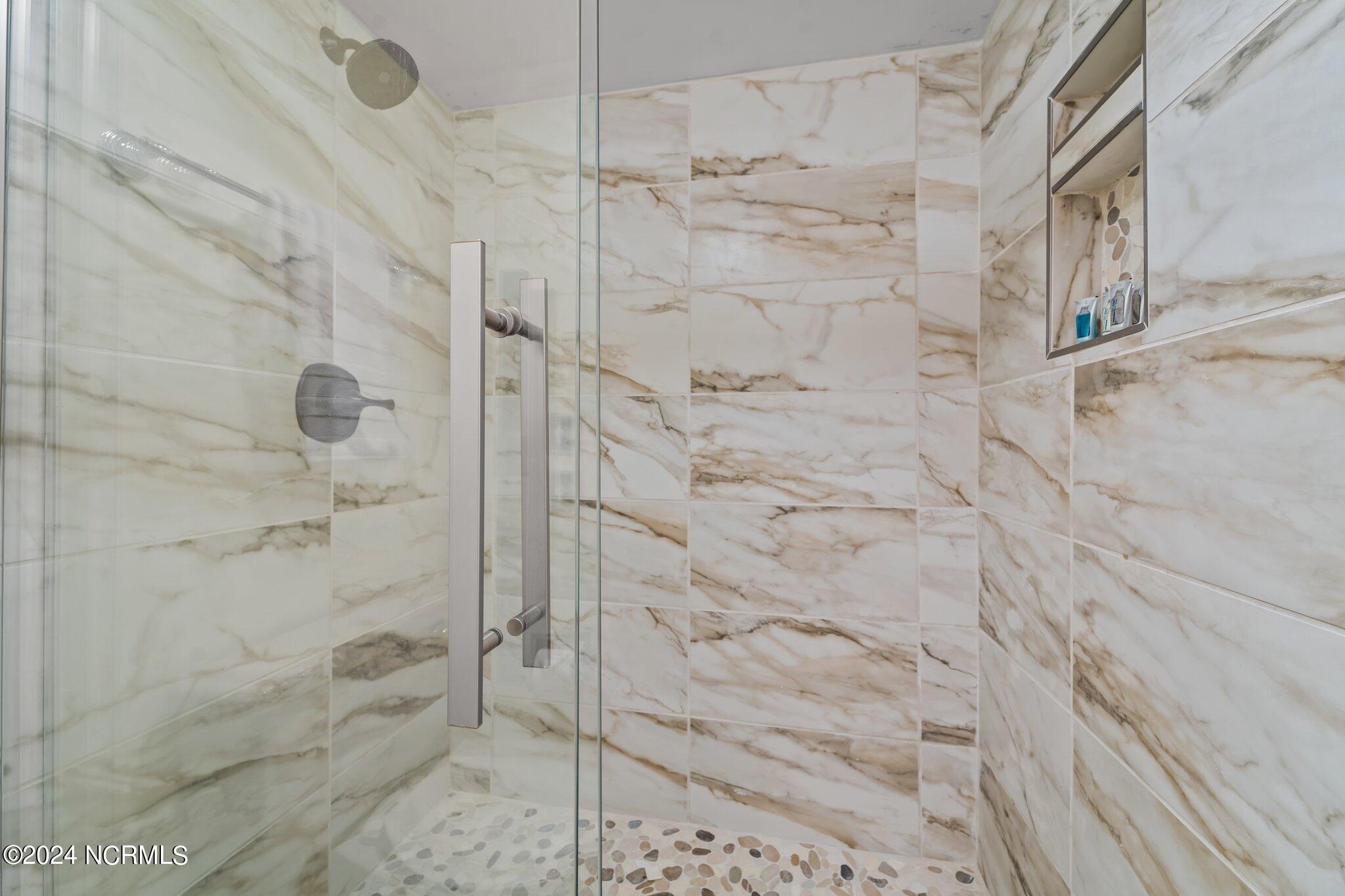 10 Pine Tree Road, 131