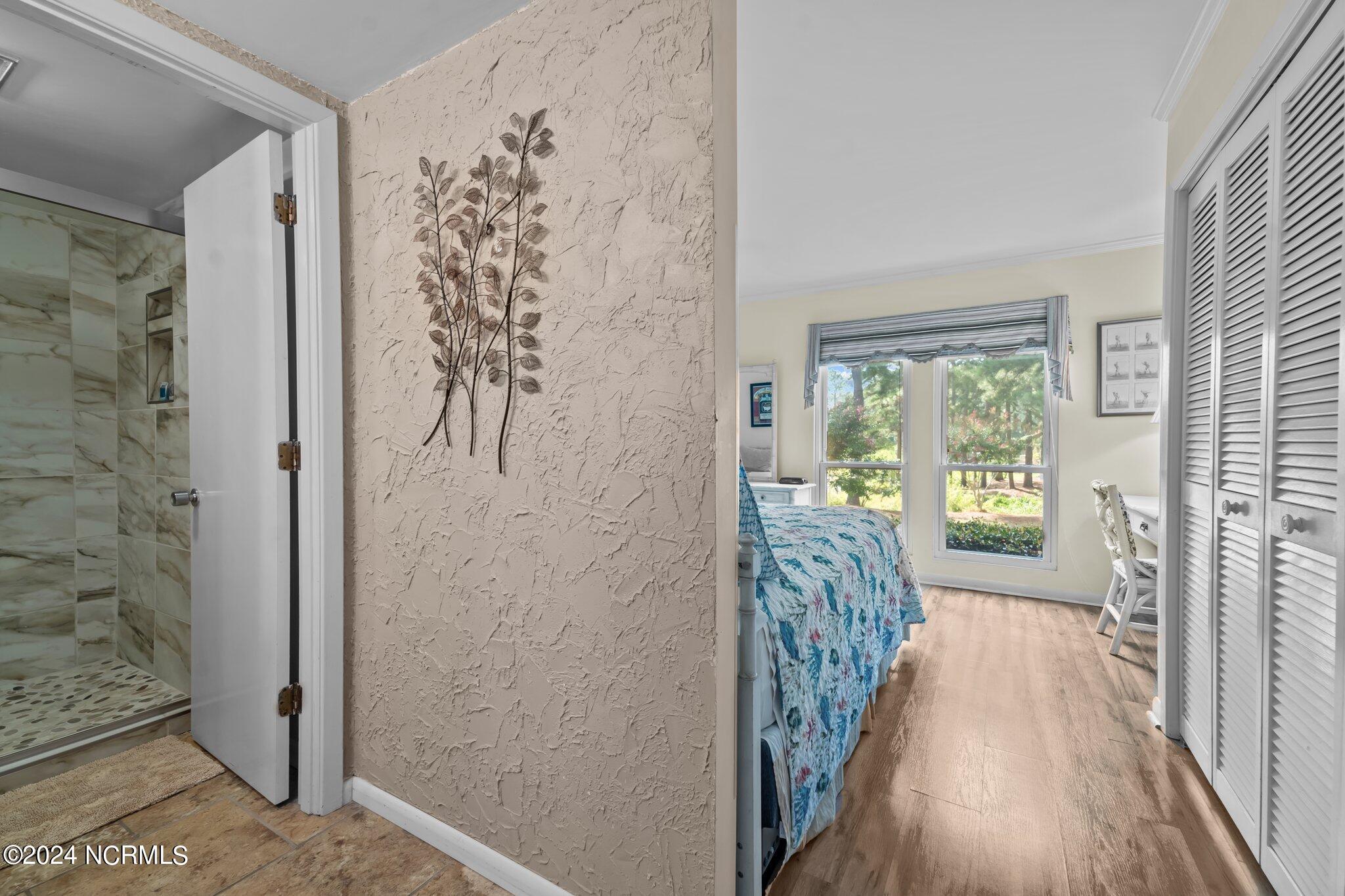 10 Pine Tree Road, 131