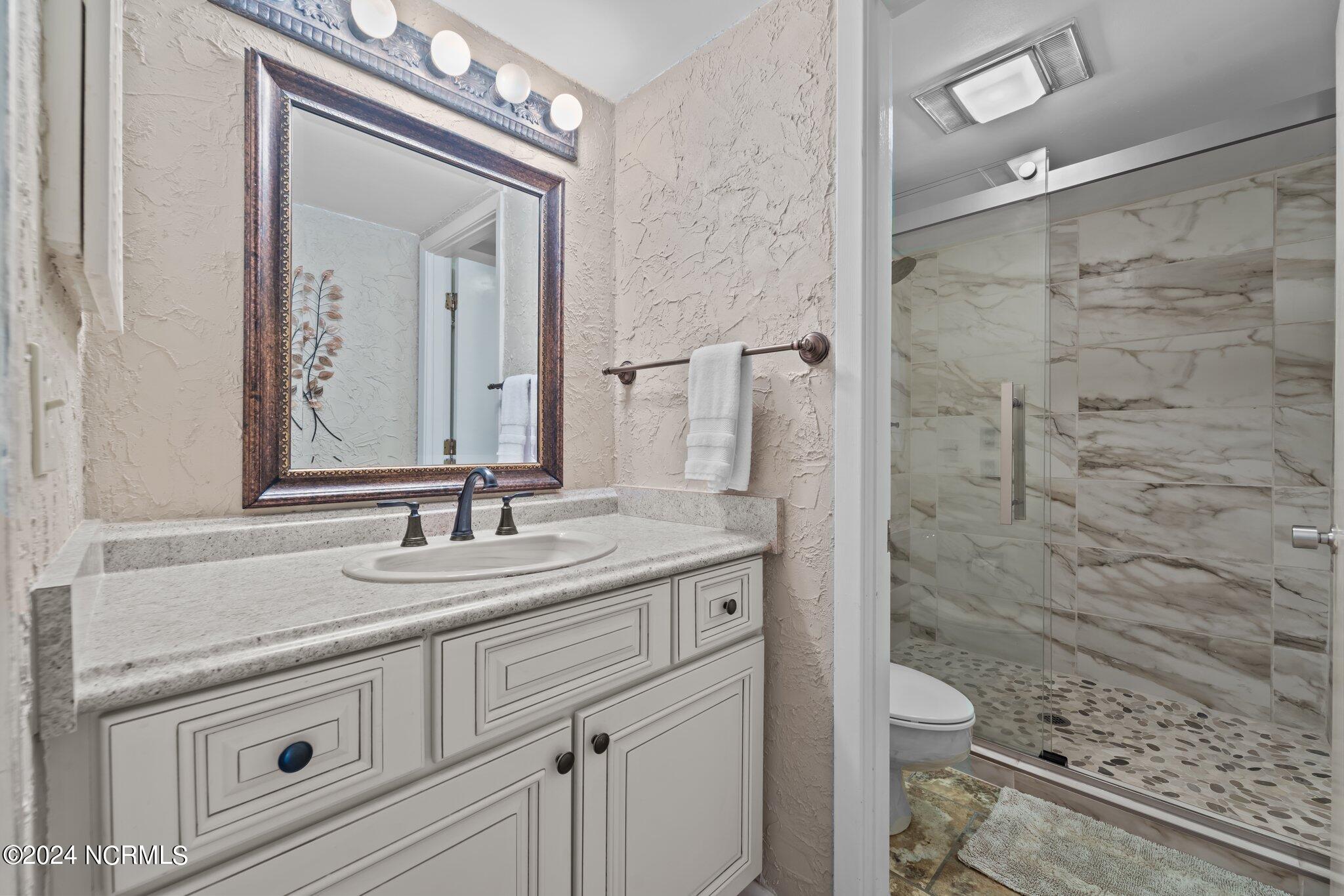 10 Pine Tree Road, 131