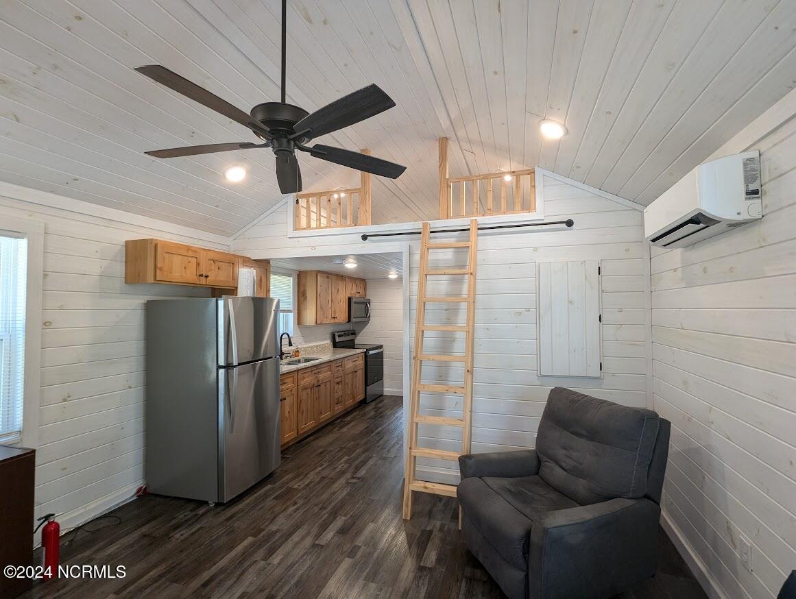 3255 Lakebay Road