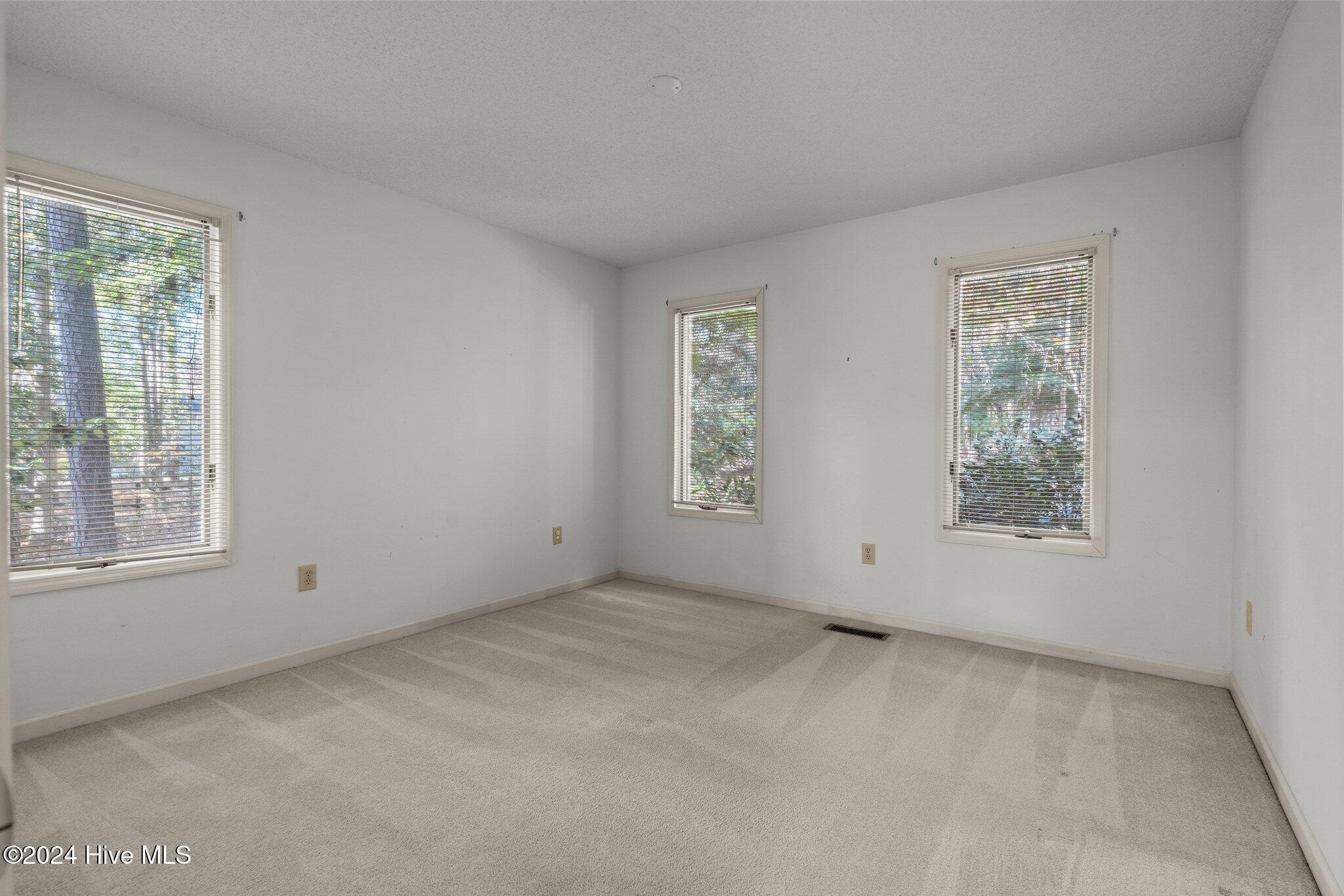 560 S Bethesda Road