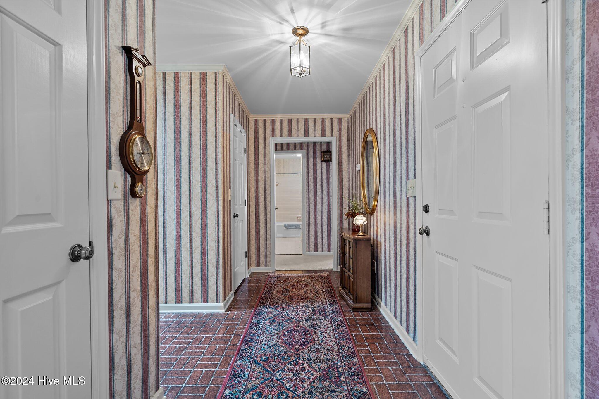 154 Knollwood Drive