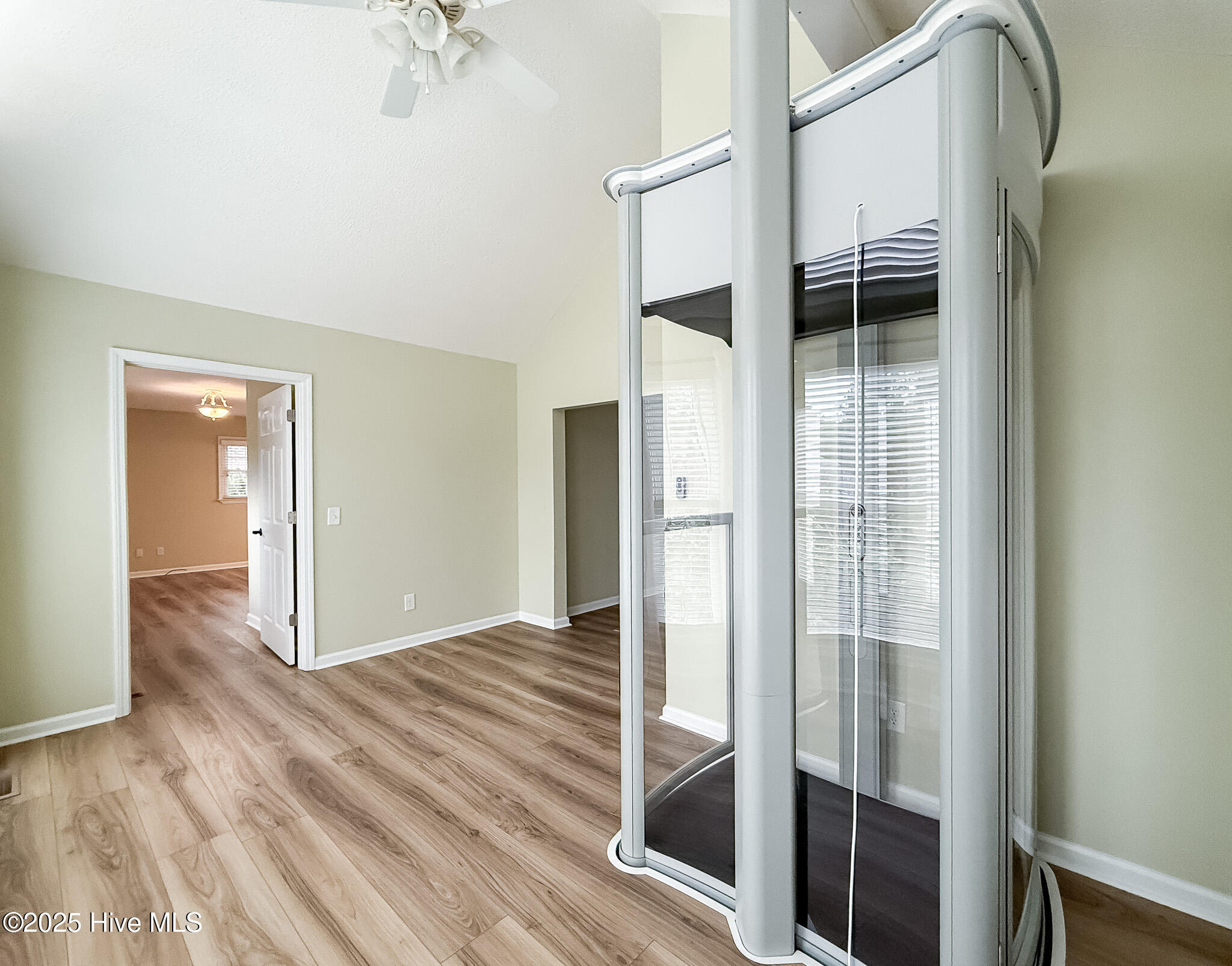 870 Monticello Drive, 8