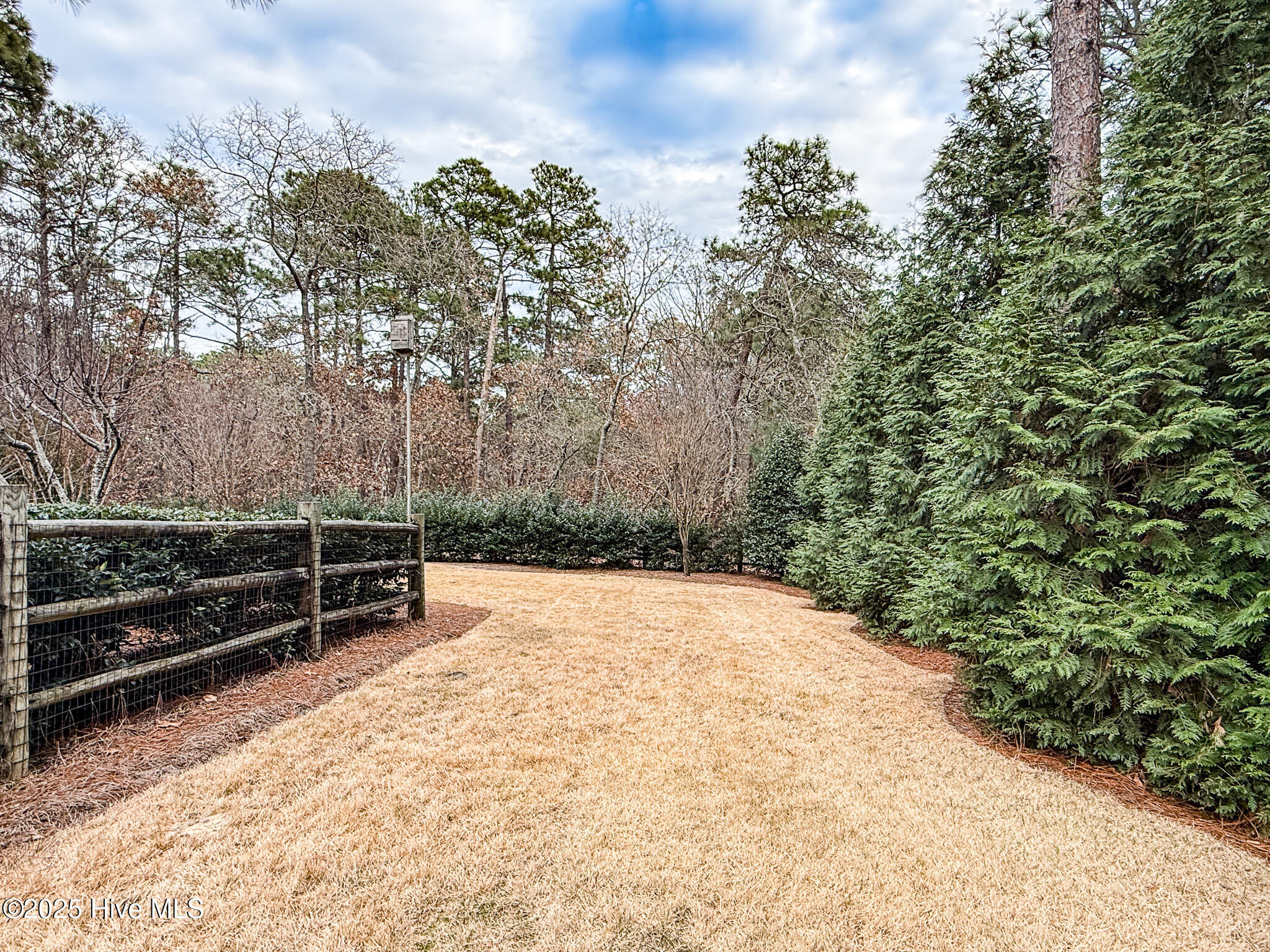 870 Monticello Drive, 8